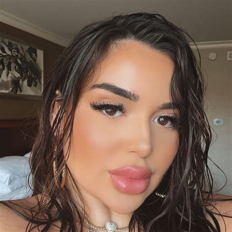 Victoryaxo tells you to cum in her asshole repeatedly .